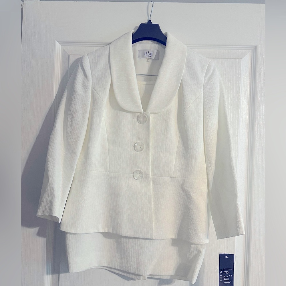 Le Suite 2-piece jacket and skirt